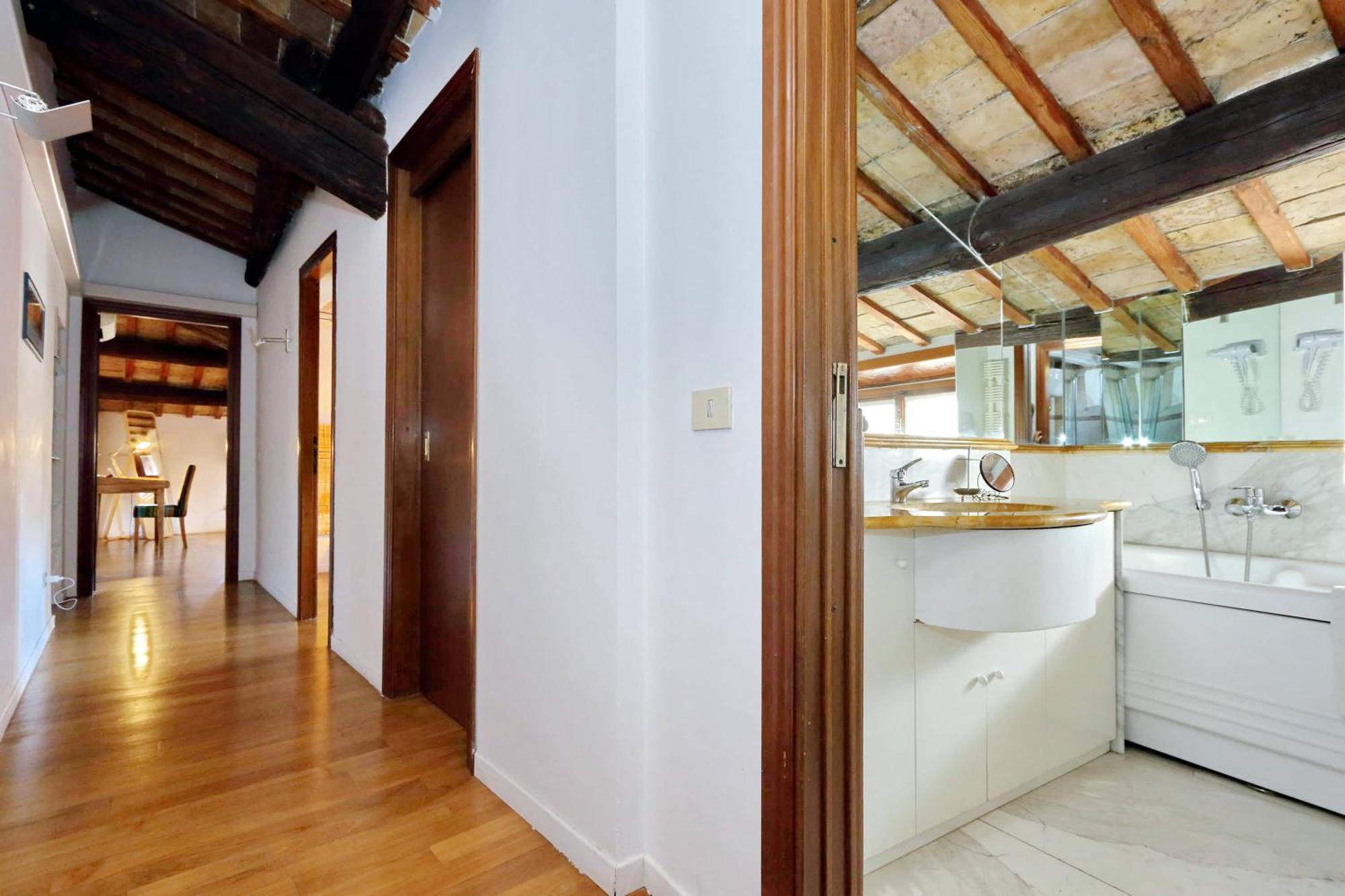 Piazza Mattei Elegant Apartment | Romeloft Zewnętrze zdjęcie